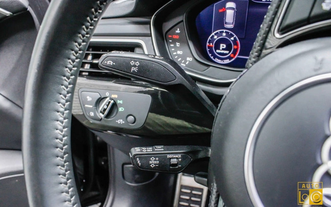 Audi A4 cena 105555 przebieg: 120000, rok produkcji 2018 z Sianów małe 562